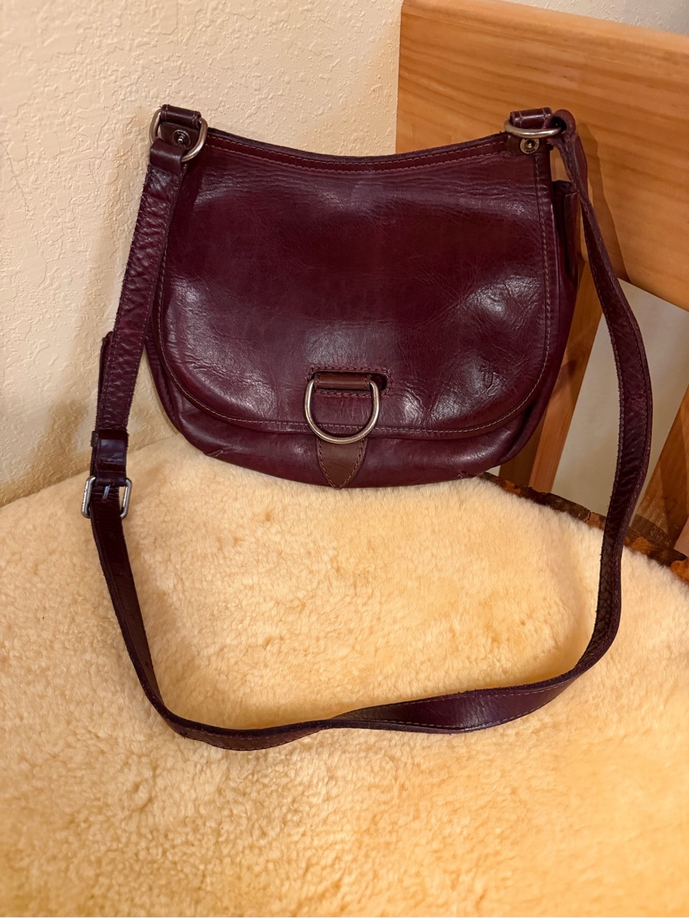Frye Lucy Burgundy Maroon Wine Oxblood Leather Crossbody Bag Purse‎
